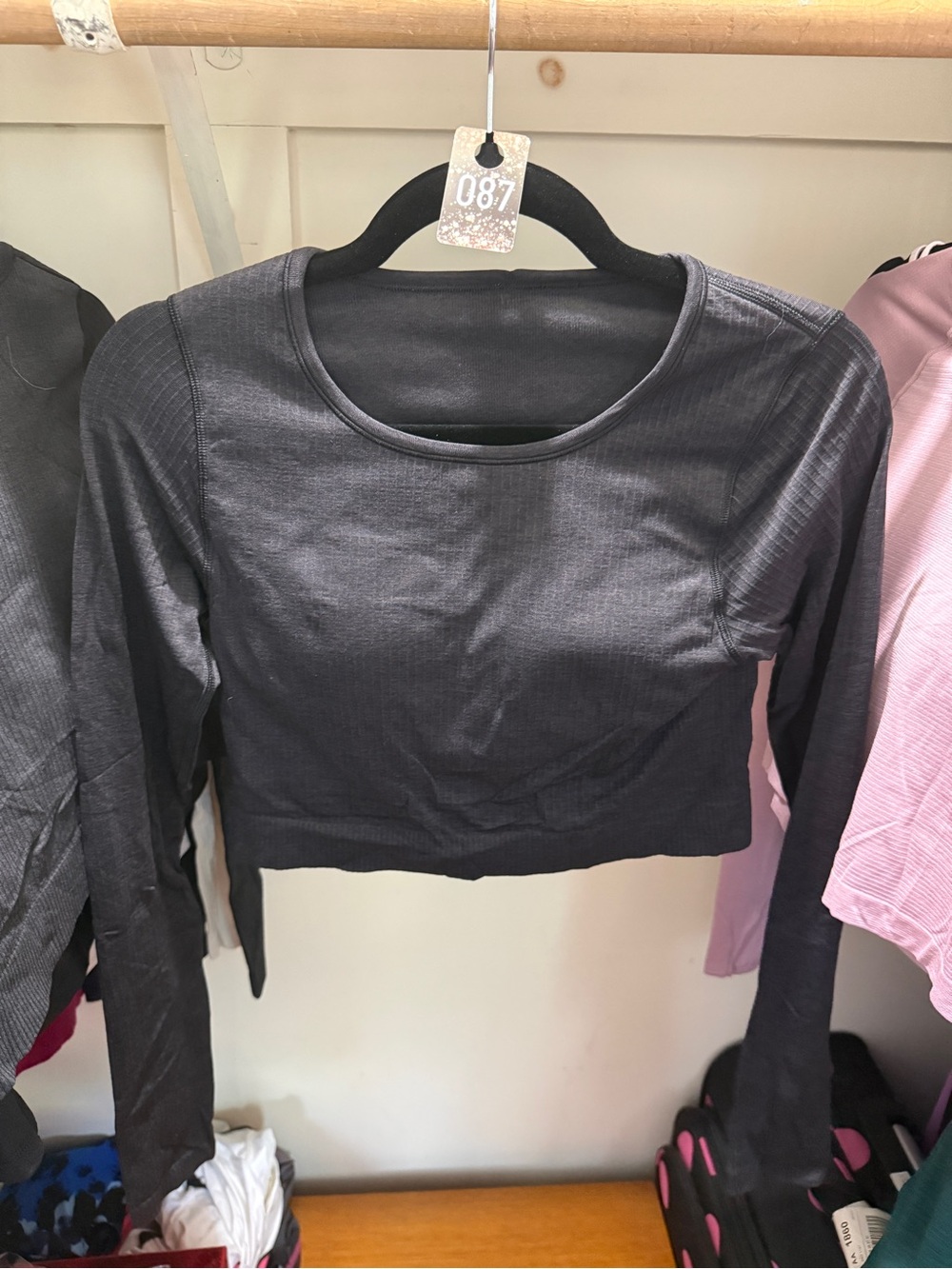 087 lululemon athletica ebb to street Black Long-Sleeve Cropped Crew Top